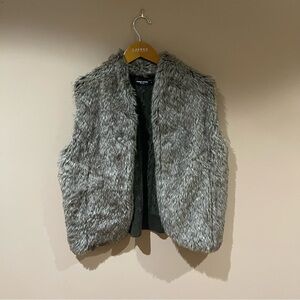 Point Zero Gray Faux Fur Collar